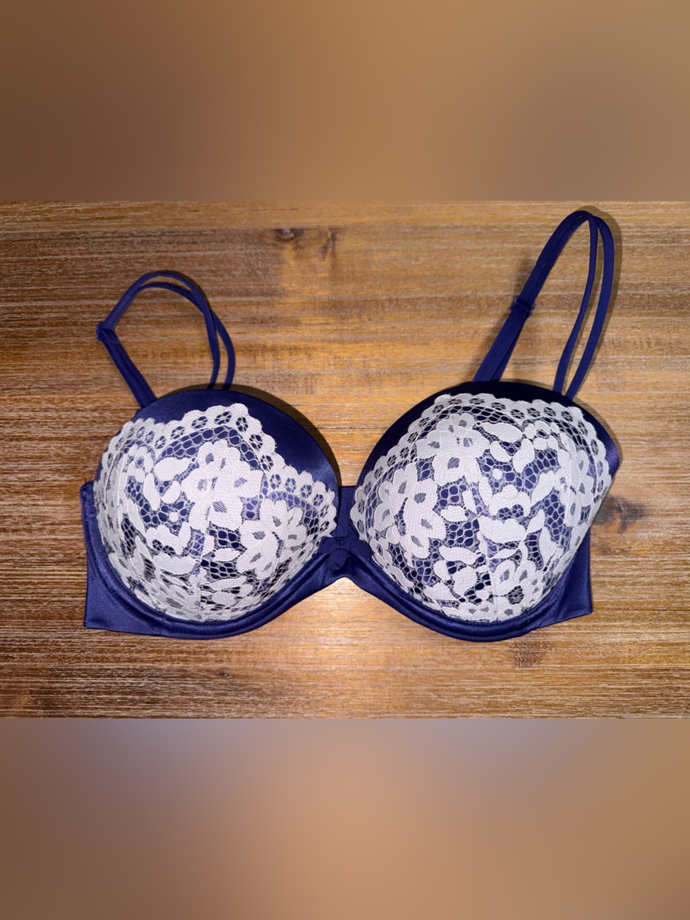 Victoria’s Secret Very Sexy Strapless Bra 34D 
Push-Up Bra -